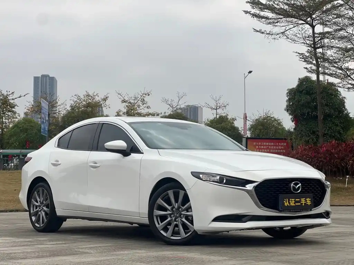 MAZDA 3 AXELA