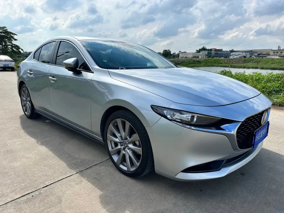 MAZDA 3 AXELA