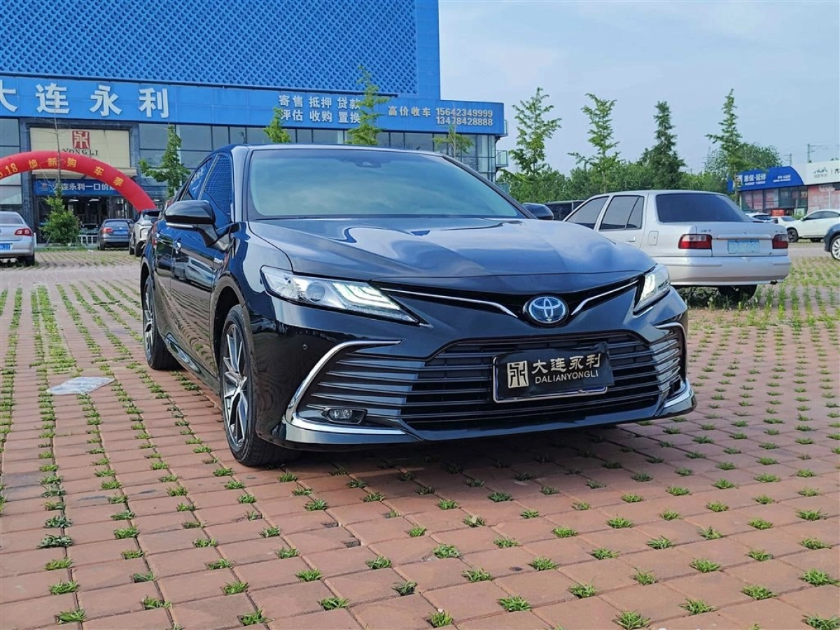 TOYOTA CAMRY