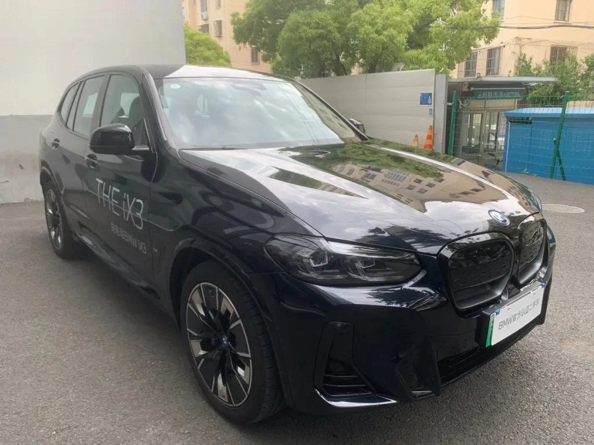 BMW IX3