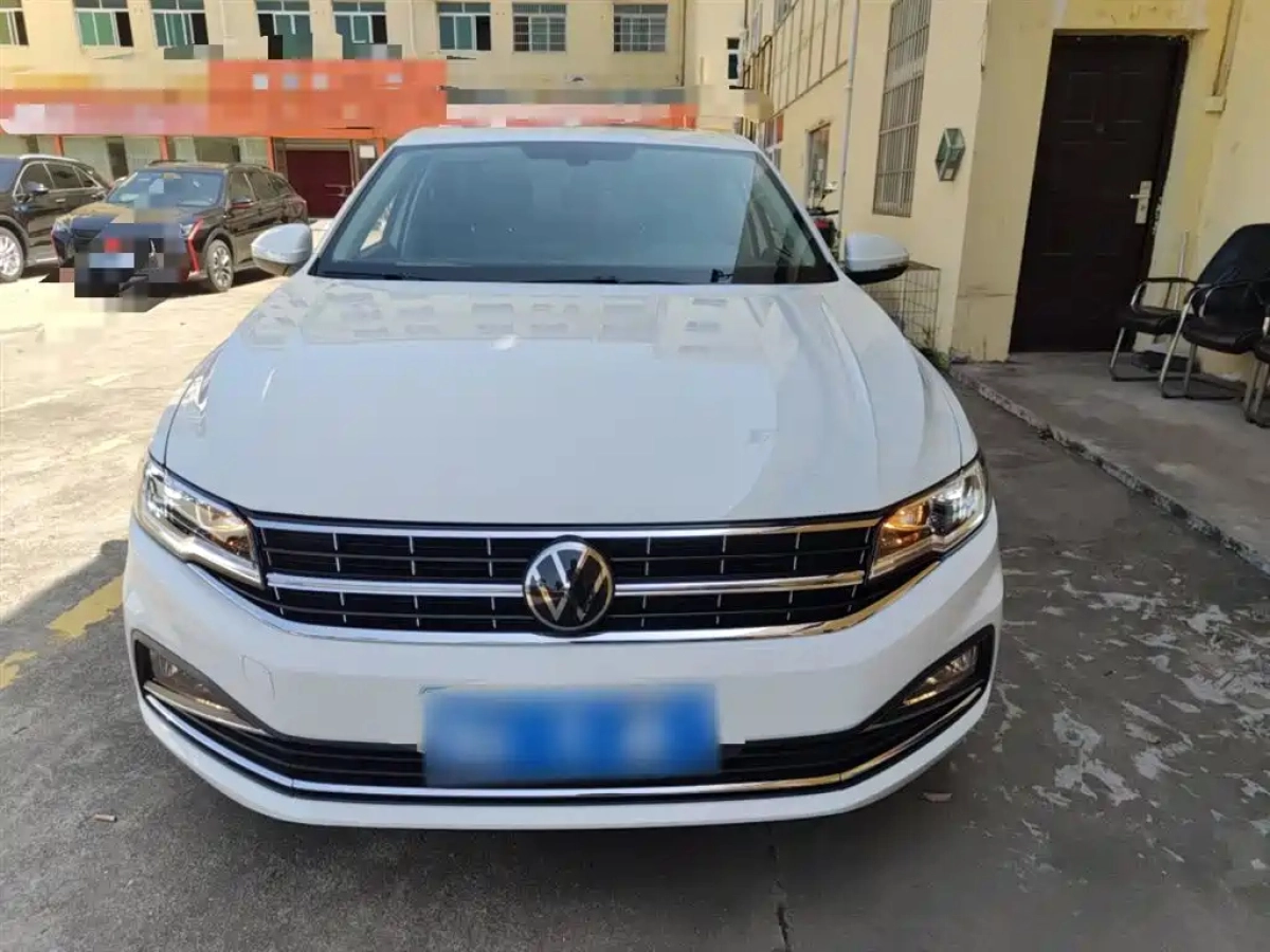 VOLKSWAGEN BORA