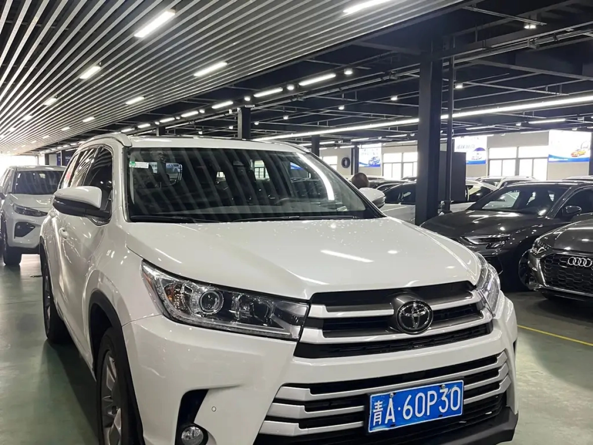 TOYOTA HIGHLANDER