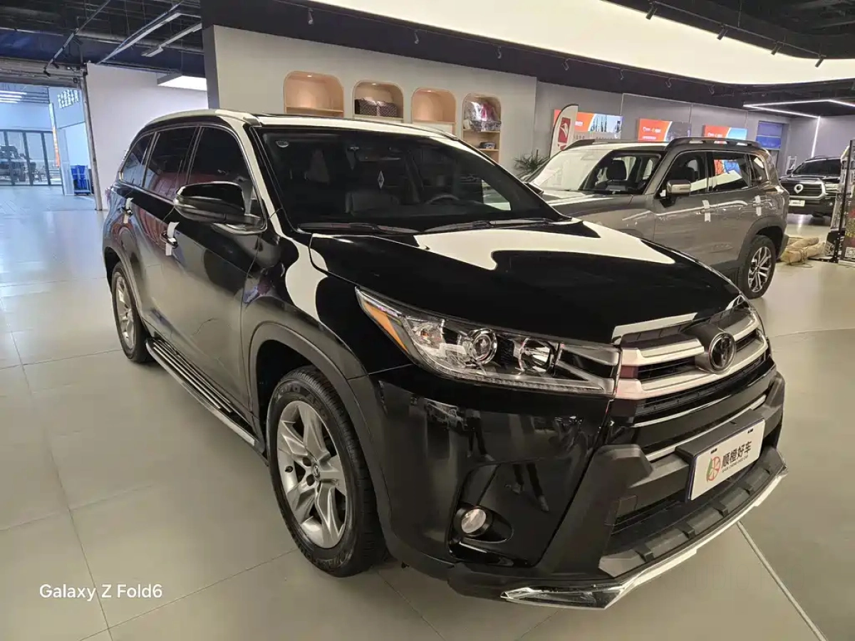 TOYOTA HIGHLANDER