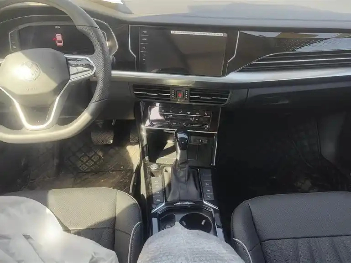 VOLKSWAGEN PASSAT NEW ENERGY