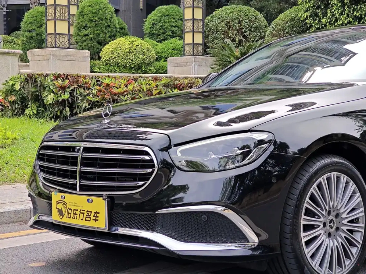 MERCEDES BENZ E-CLASS