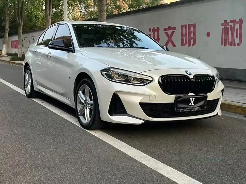 BMW 1-SERIES