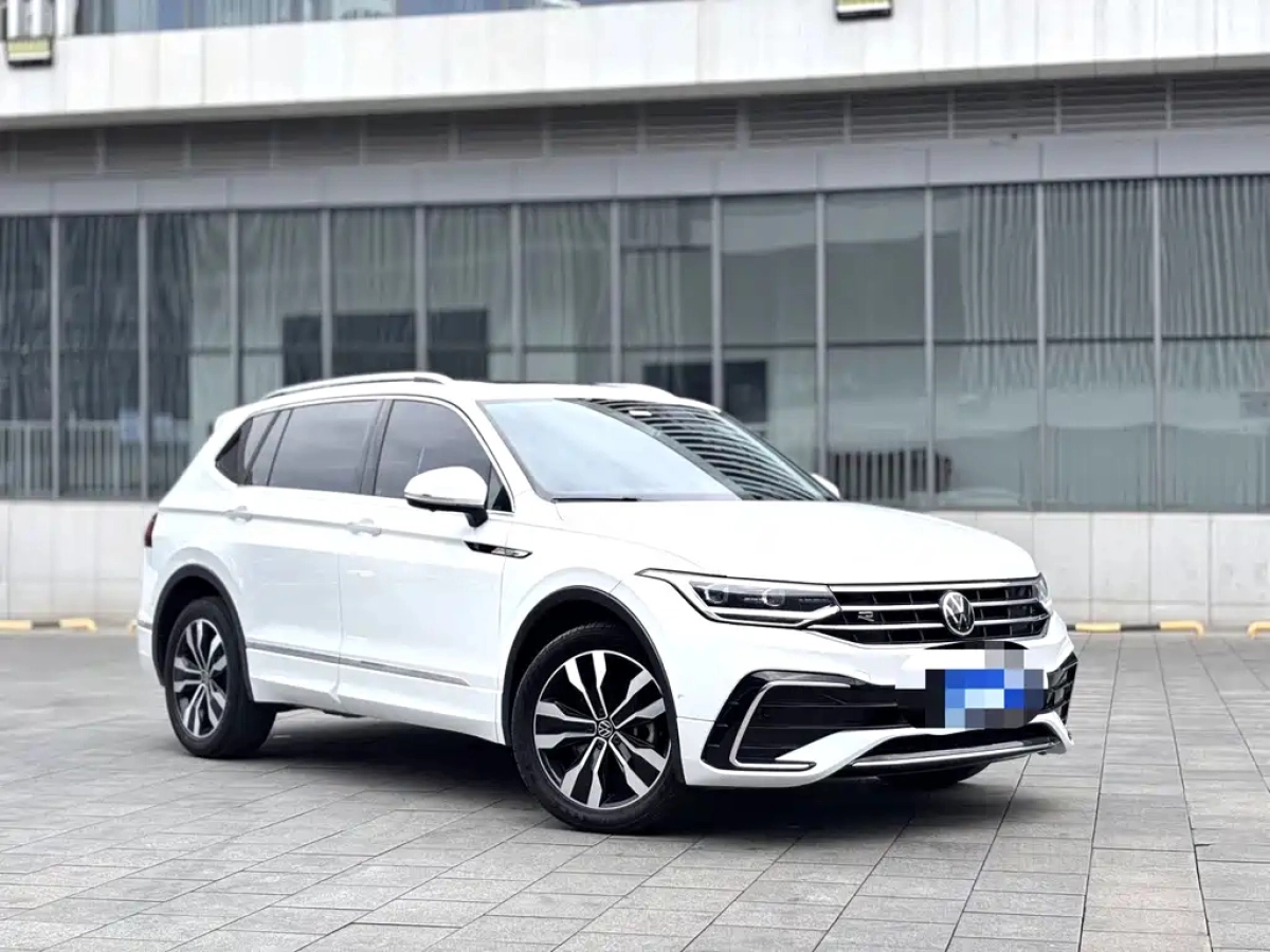 VOLKSWAGEN TIGUAN L