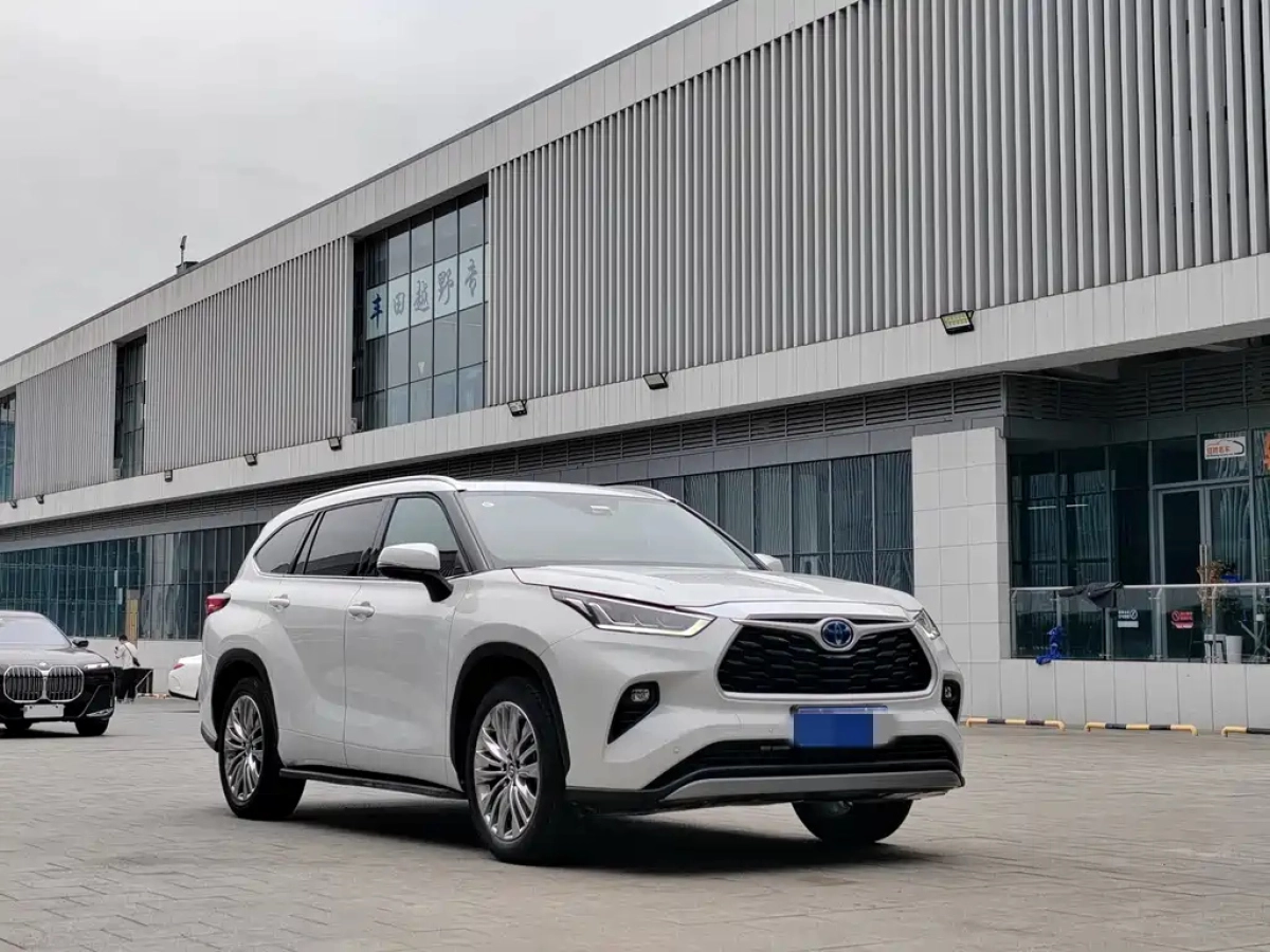 TOYOTA HIGHLANDER