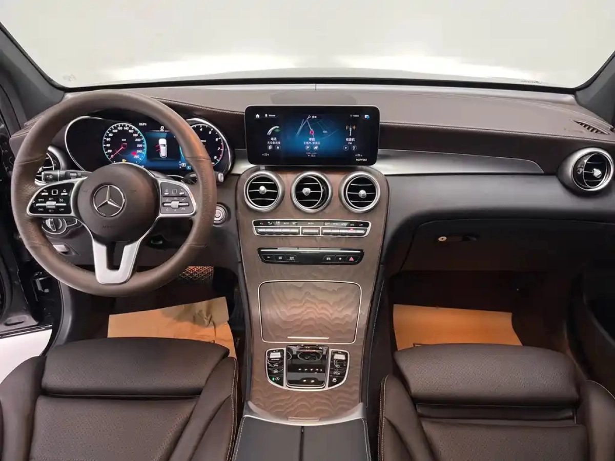 MERCEDES BENZ GLC