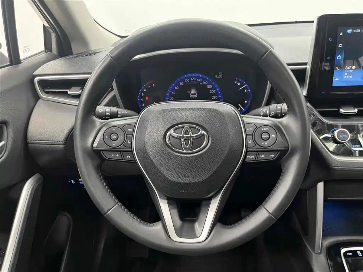 TOYOTA COROLLA CROSS