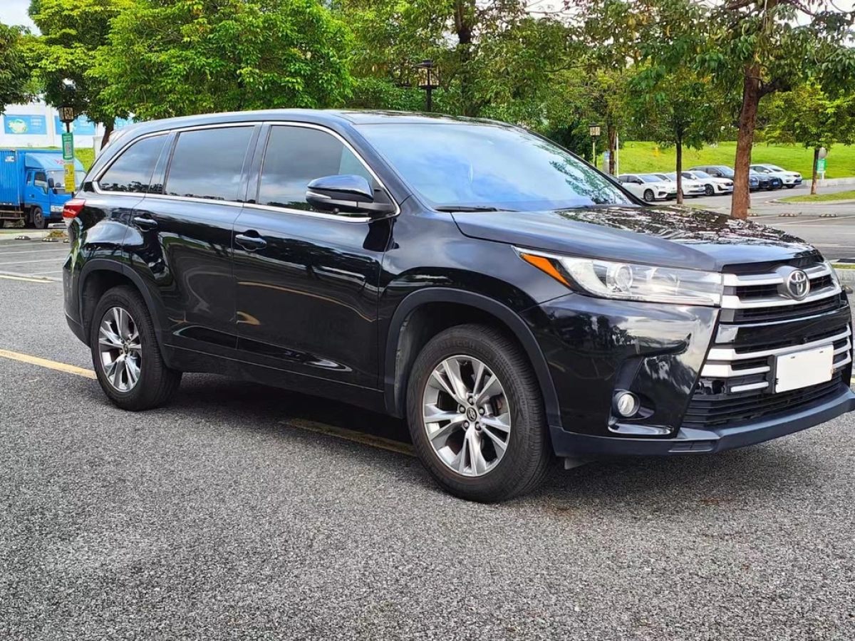 TOYOTA HIGHLANDER