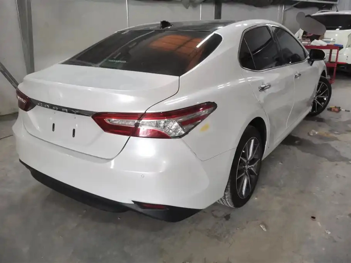 TOYOTA CAMRY