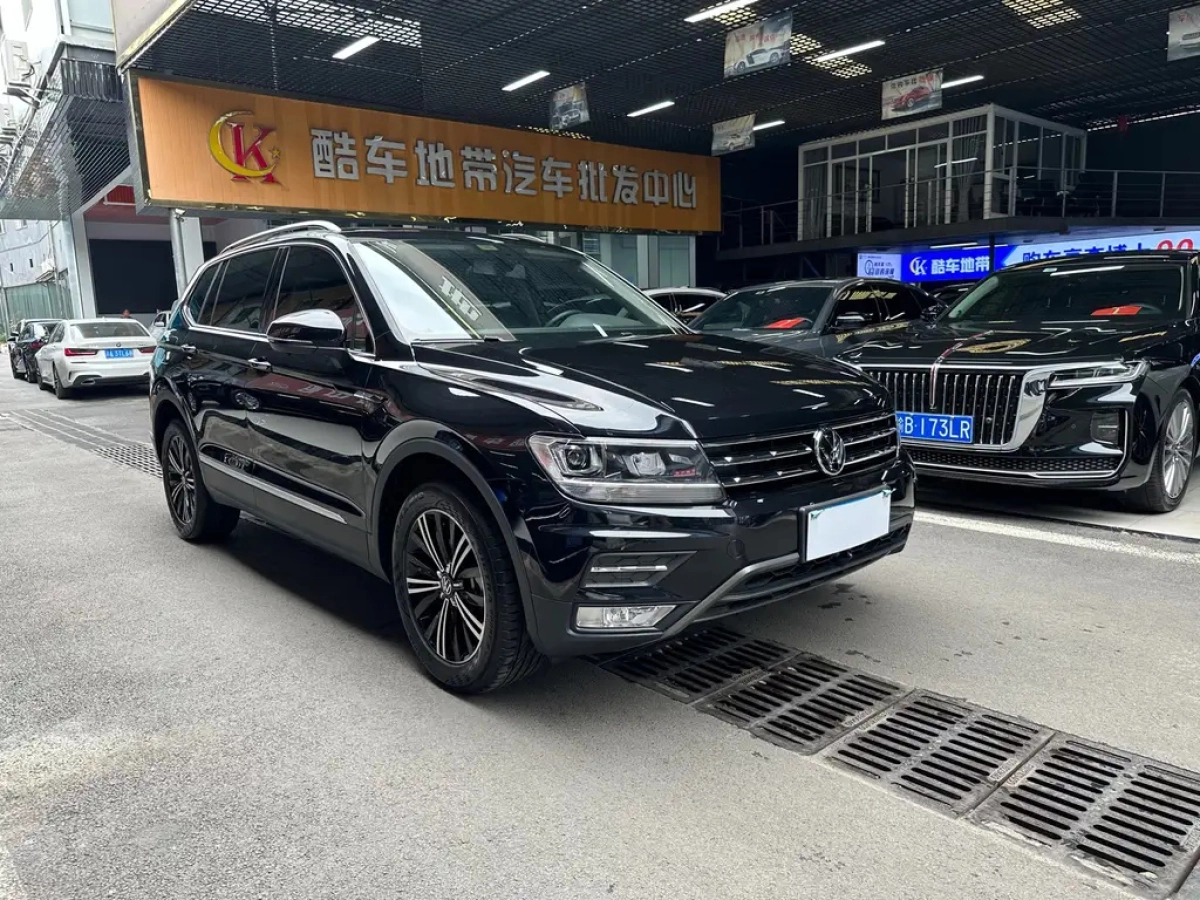 VOLKSWAGEN TIGUAN L