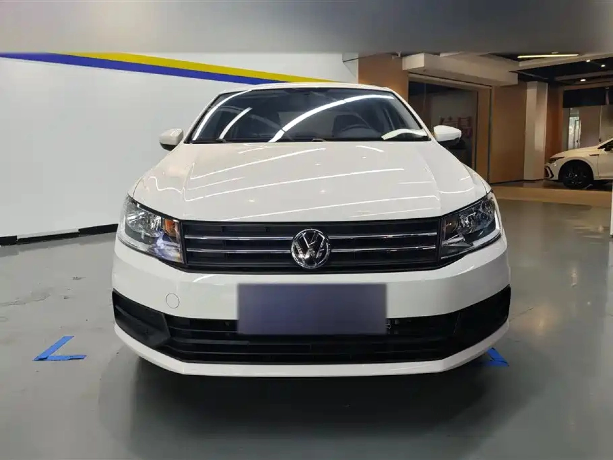 VOLKSWAGEN SANTANA
