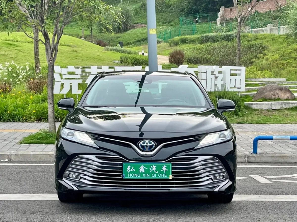 TOYOTA CAMRY