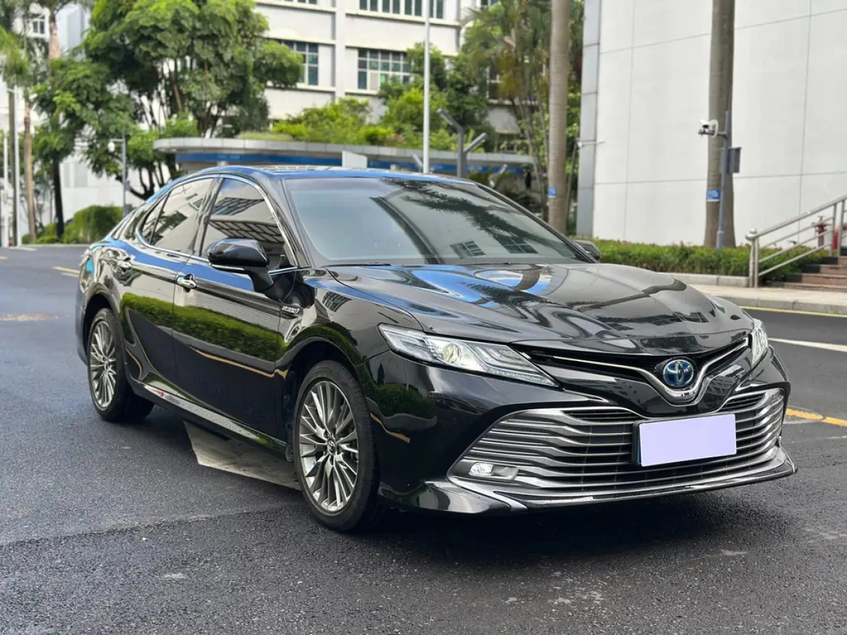 TOYOTA CAMRY