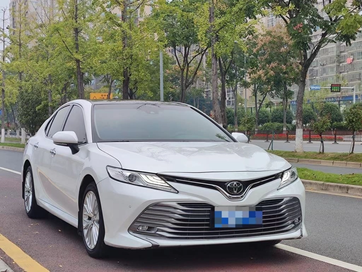 TOYOTA CAMRY