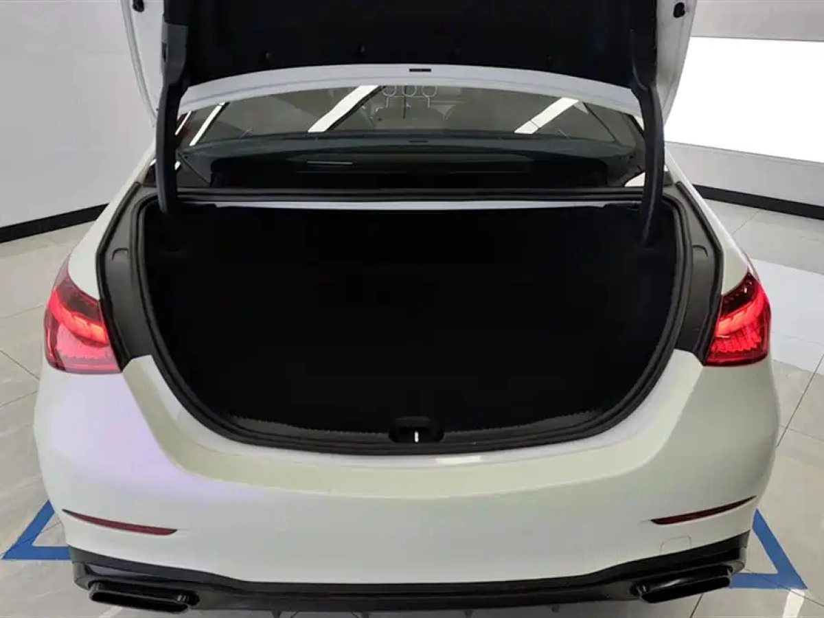 MERCEDES BENZ C-CLASS