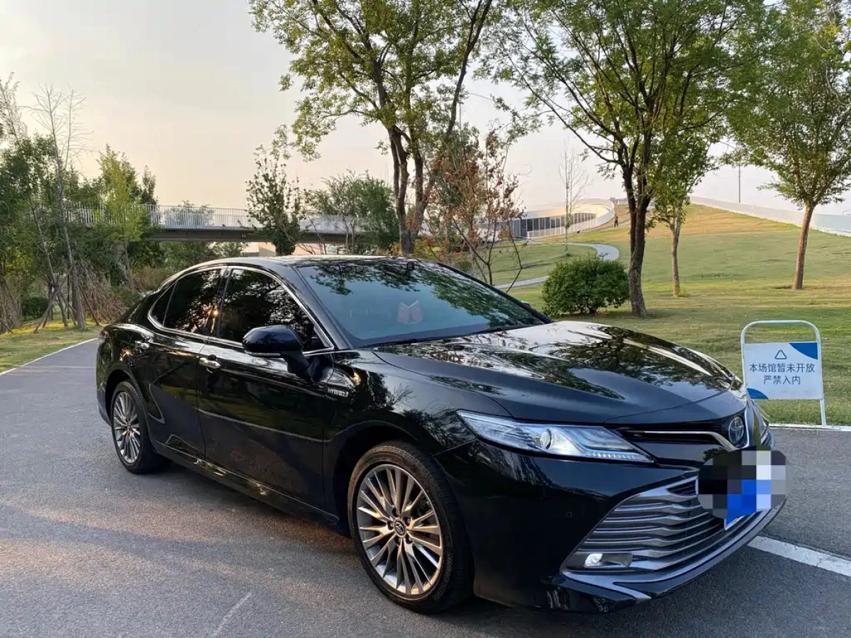 TOYOTA CAMRY