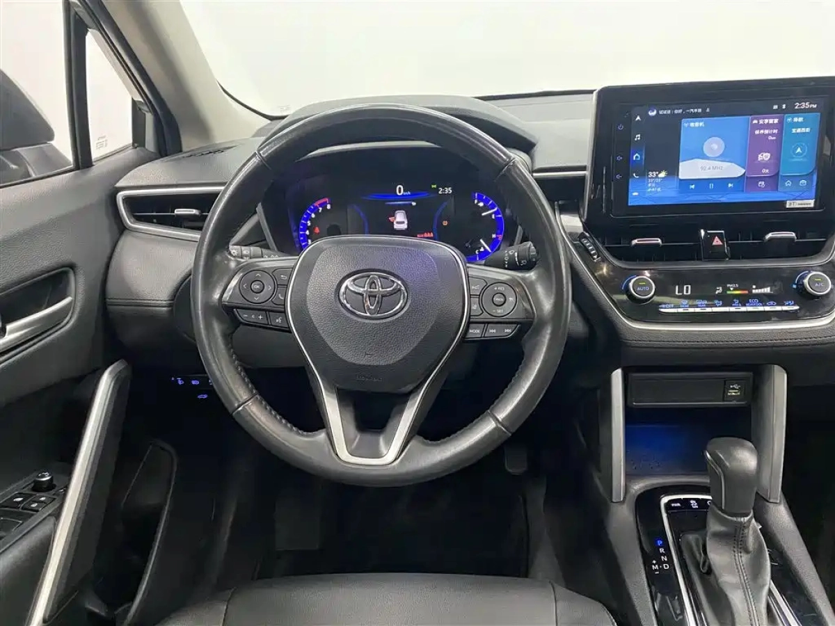 TOYOTA COROLLA CROSS