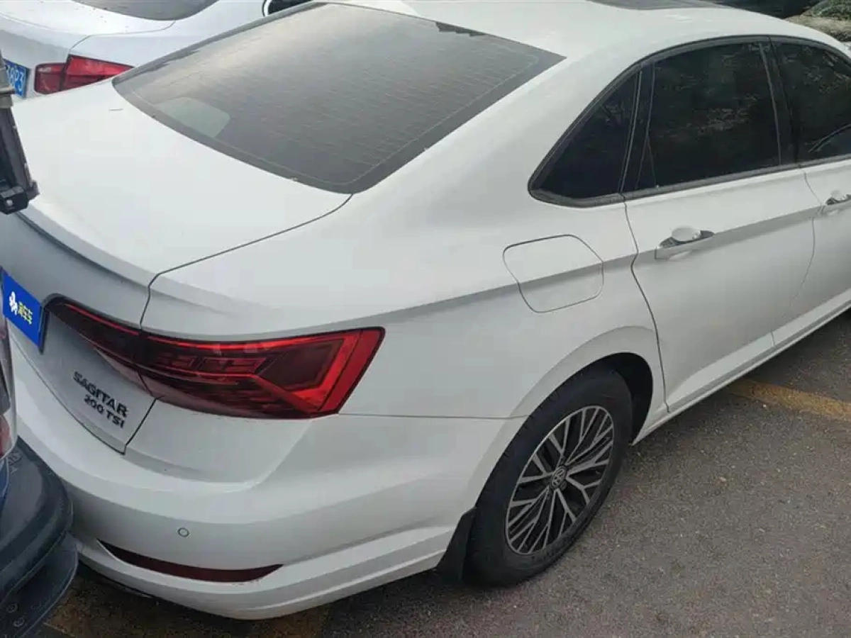 VOLKSWAGEN SAGITAR