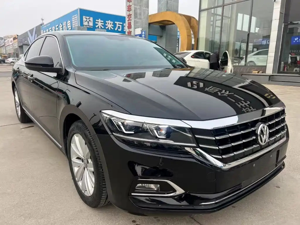 VOLKSWAGEN PASSAT