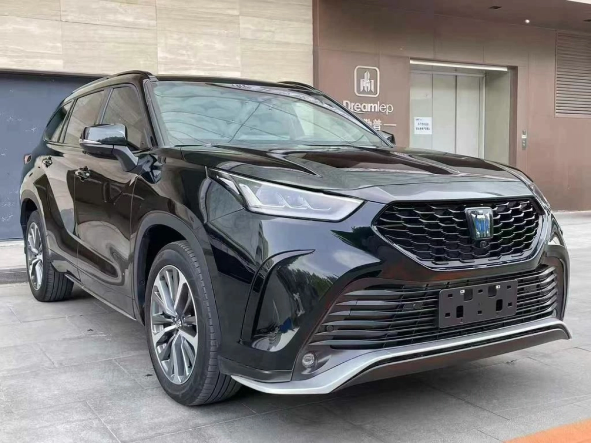 TOYOTA CROWN LUFANG