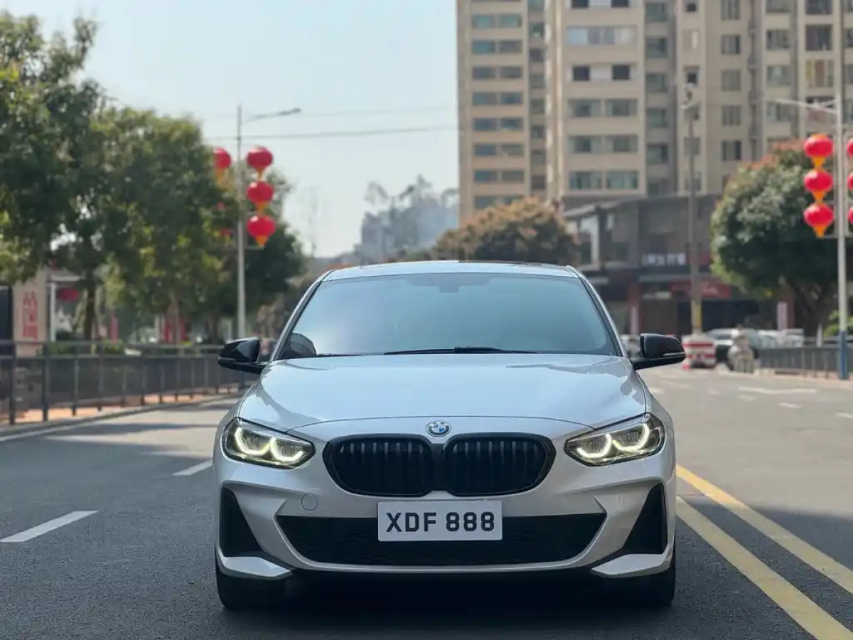 BMW 1-SERIES