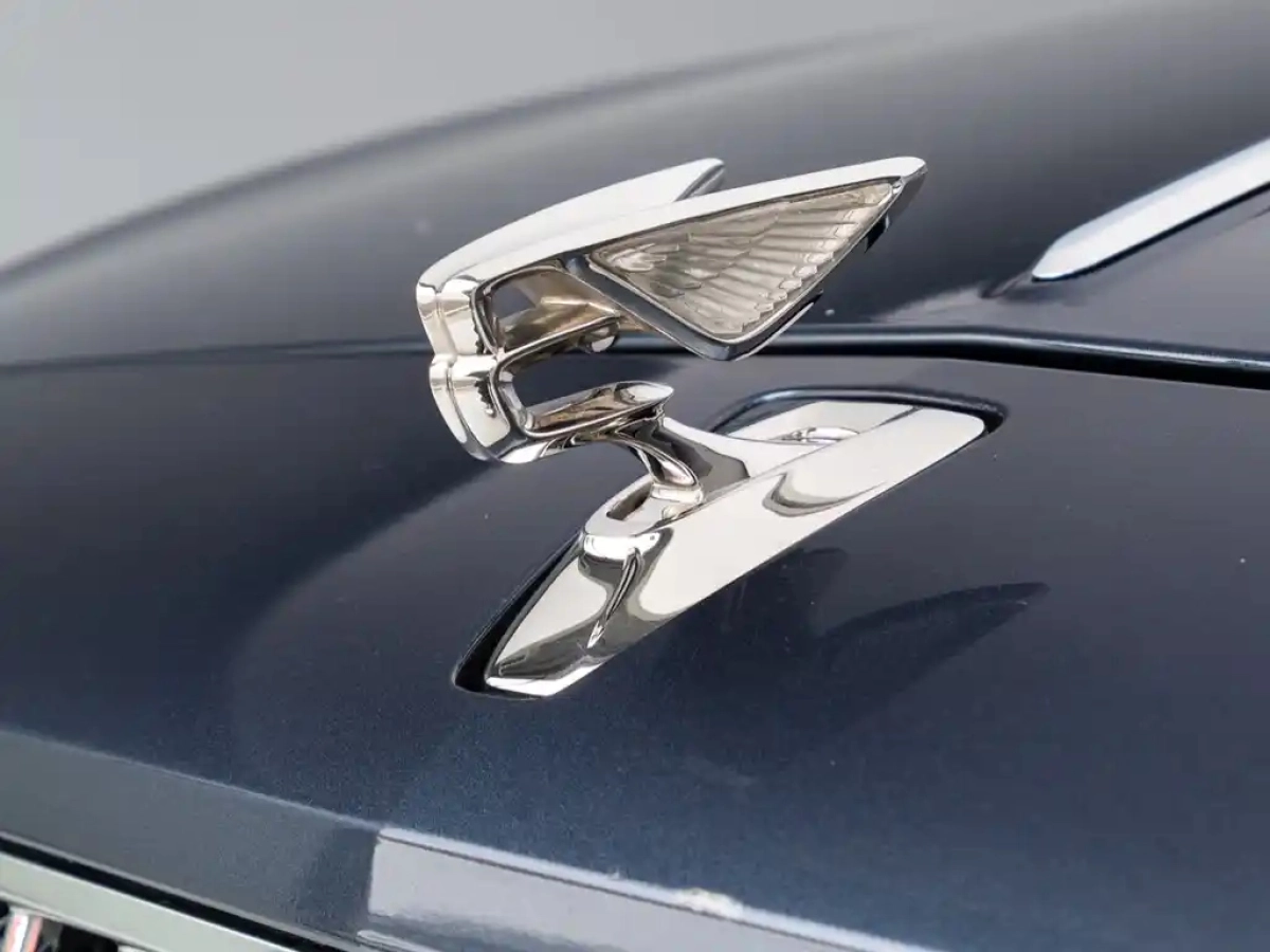 BENTLEY FLYING SPUR PLUG IN HYBRID