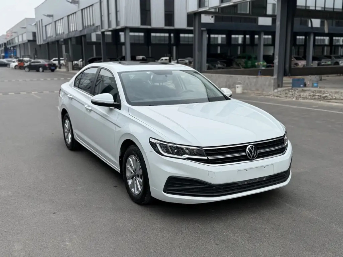 VOLKSWAGEN BORA
