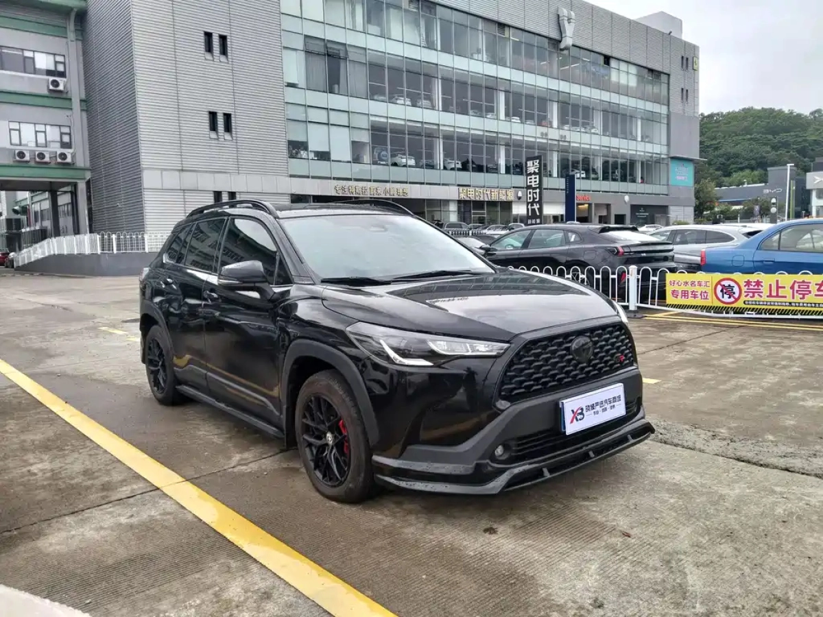 TOYOTA COROLLA CROSS