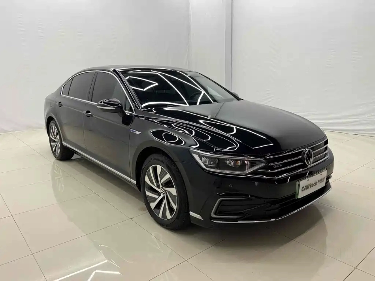 VOLKSWAGEN MAGOTAN GTE PLUG IN HYBRID