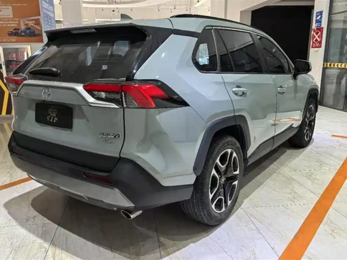 TOYOTA RAV4 RONGFANG