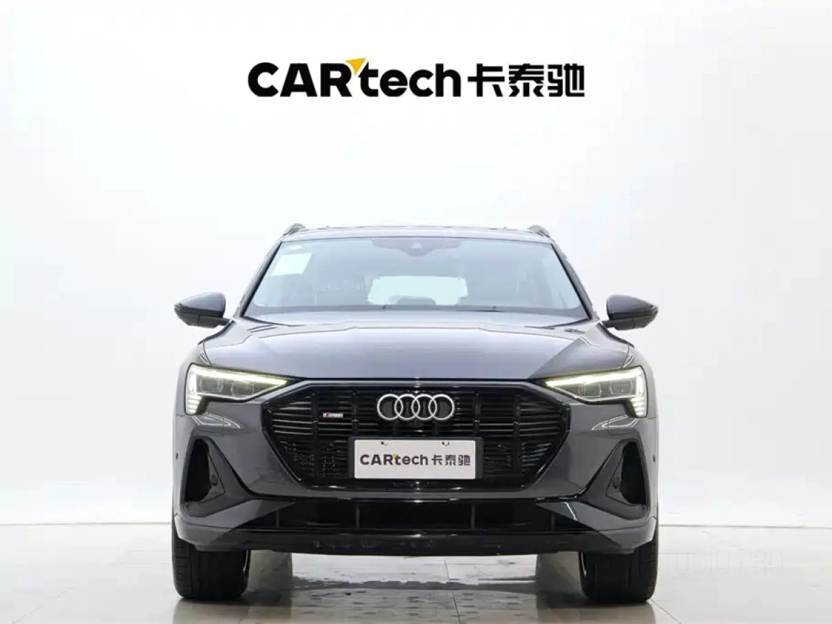 AUDI E-TRON  2021
