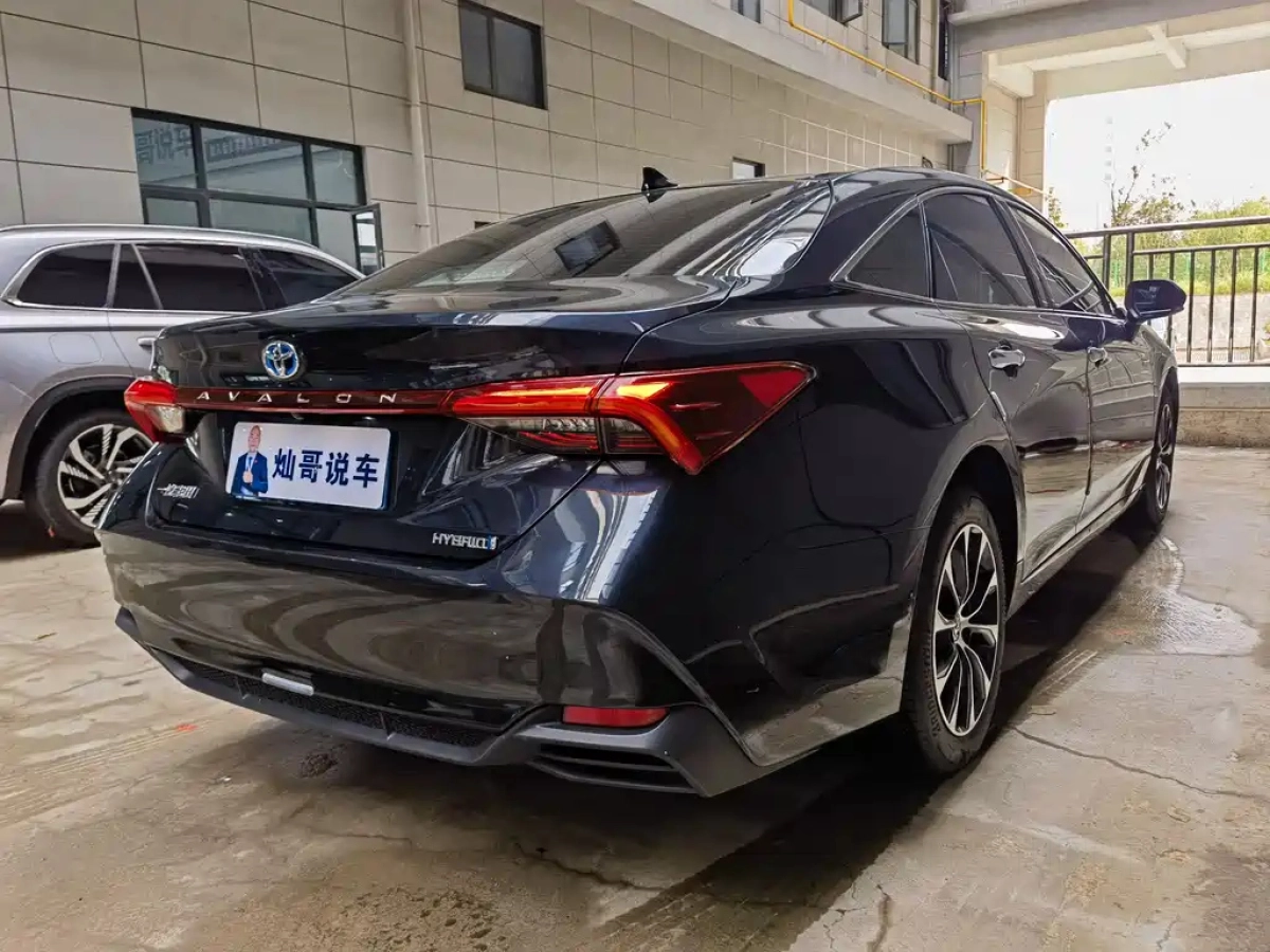TOYOTA AVALON