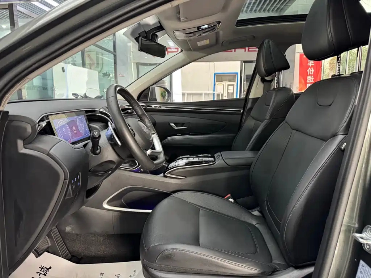 HYUNDAI TUCSON