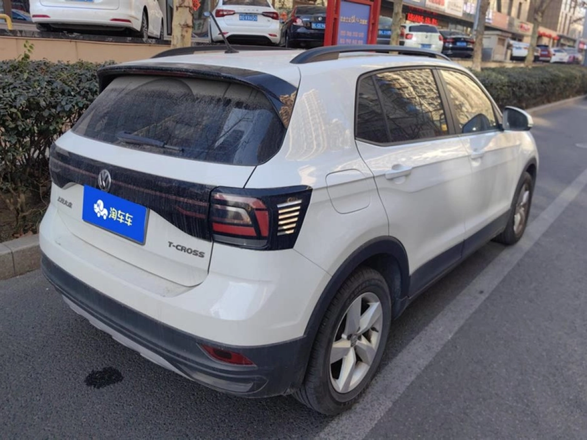 VOLKSWAGEN T-CROSS