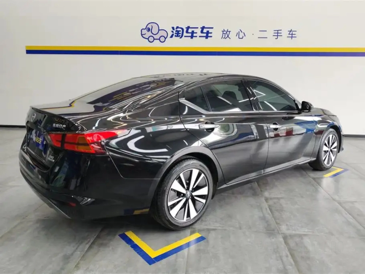 NISSAN TEANA