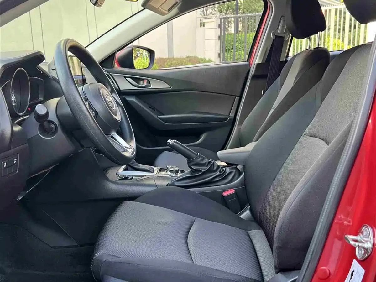 MAZDA 3 AXELA