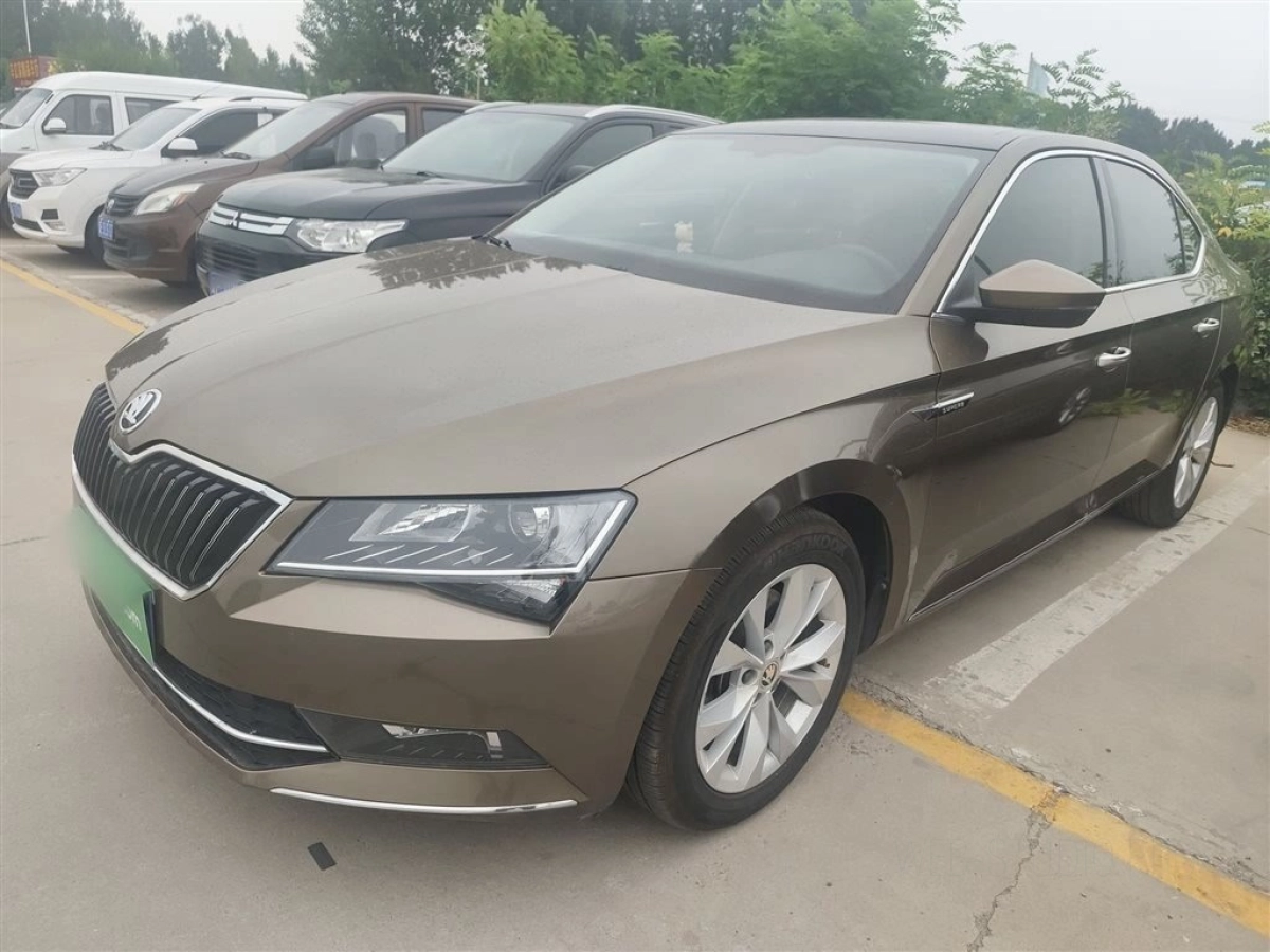 SKODA SUPERB