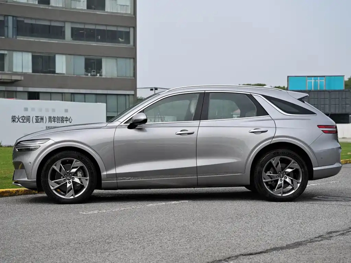 GENESIS E-POWER GV70