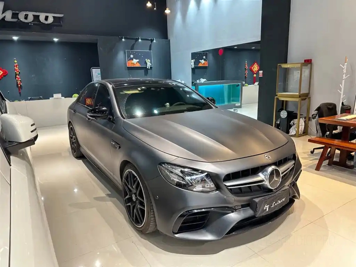 MERCEDES BENZ E-CLASS AMG
