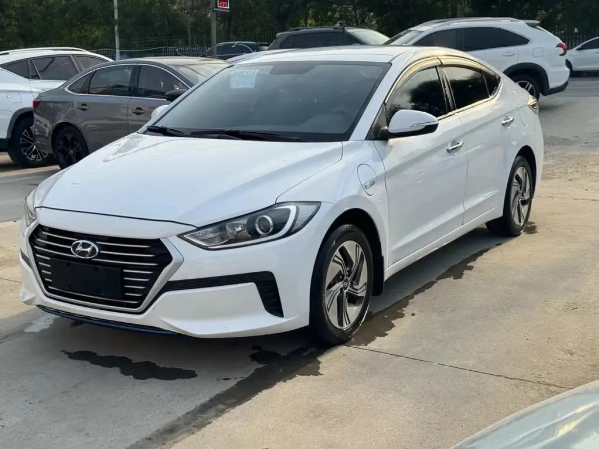 HYUNDAI ELANTRA PLUG IN HYBRID