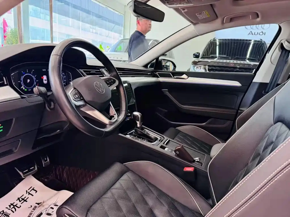 VOLKSWAGEN MAGOTAN GTE PLUG IN HYBRID