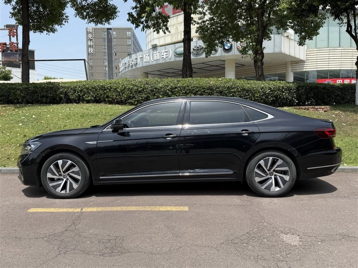VOLKSWAGEN PASSAT NEW ENERGY