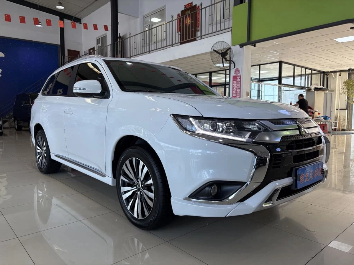 MITSUBISHI OUTLANDER