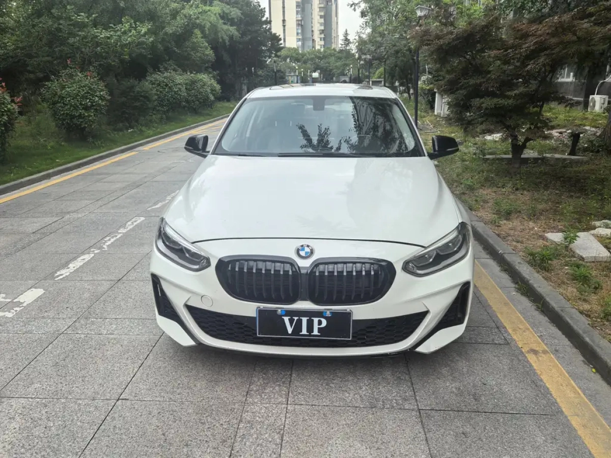 BMW 1-SERIES