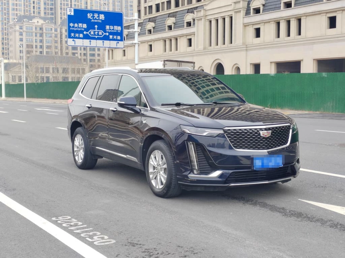CADILLAC XT6
