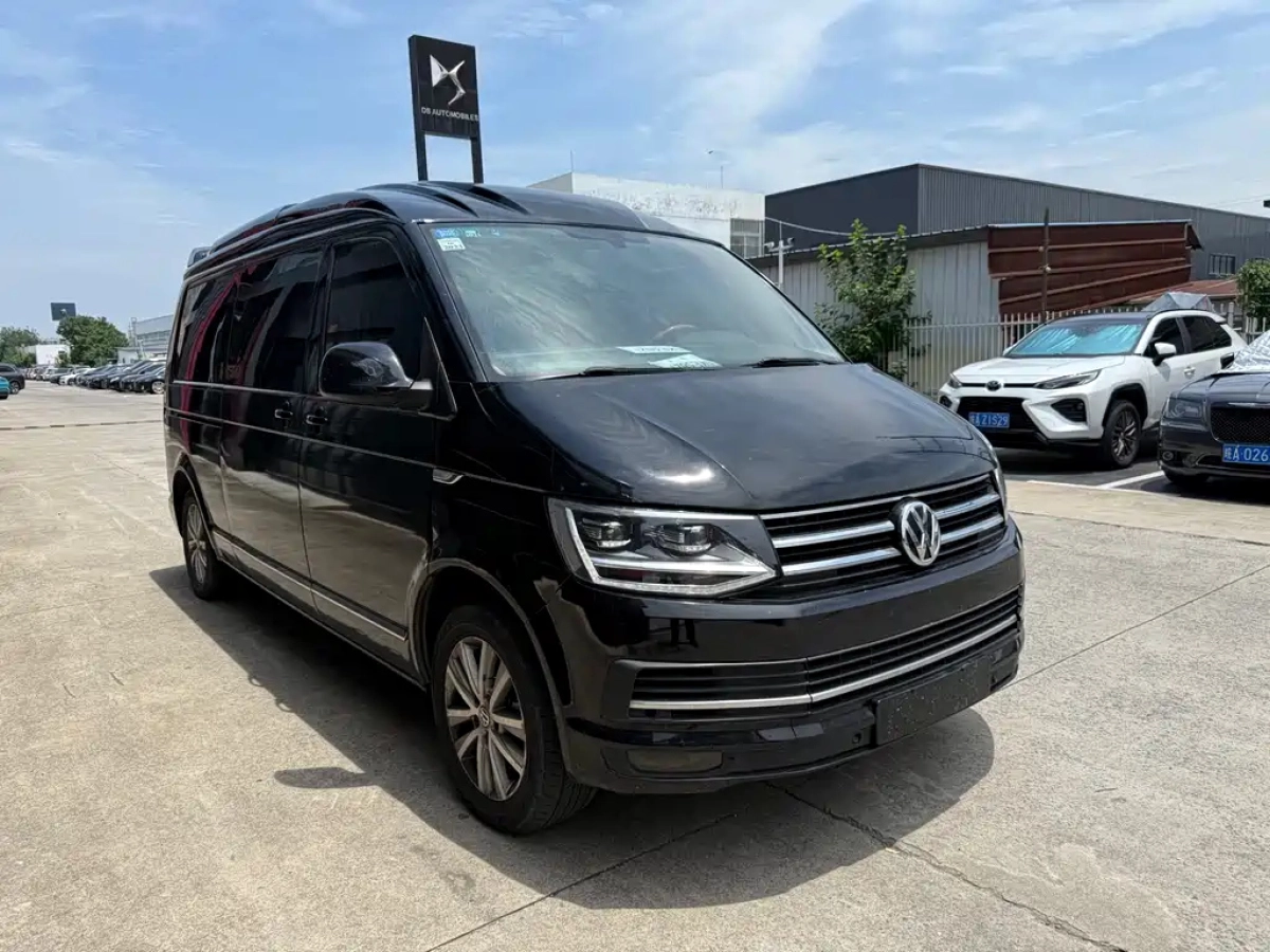 VOLKSWAGEN CARAVELLE
