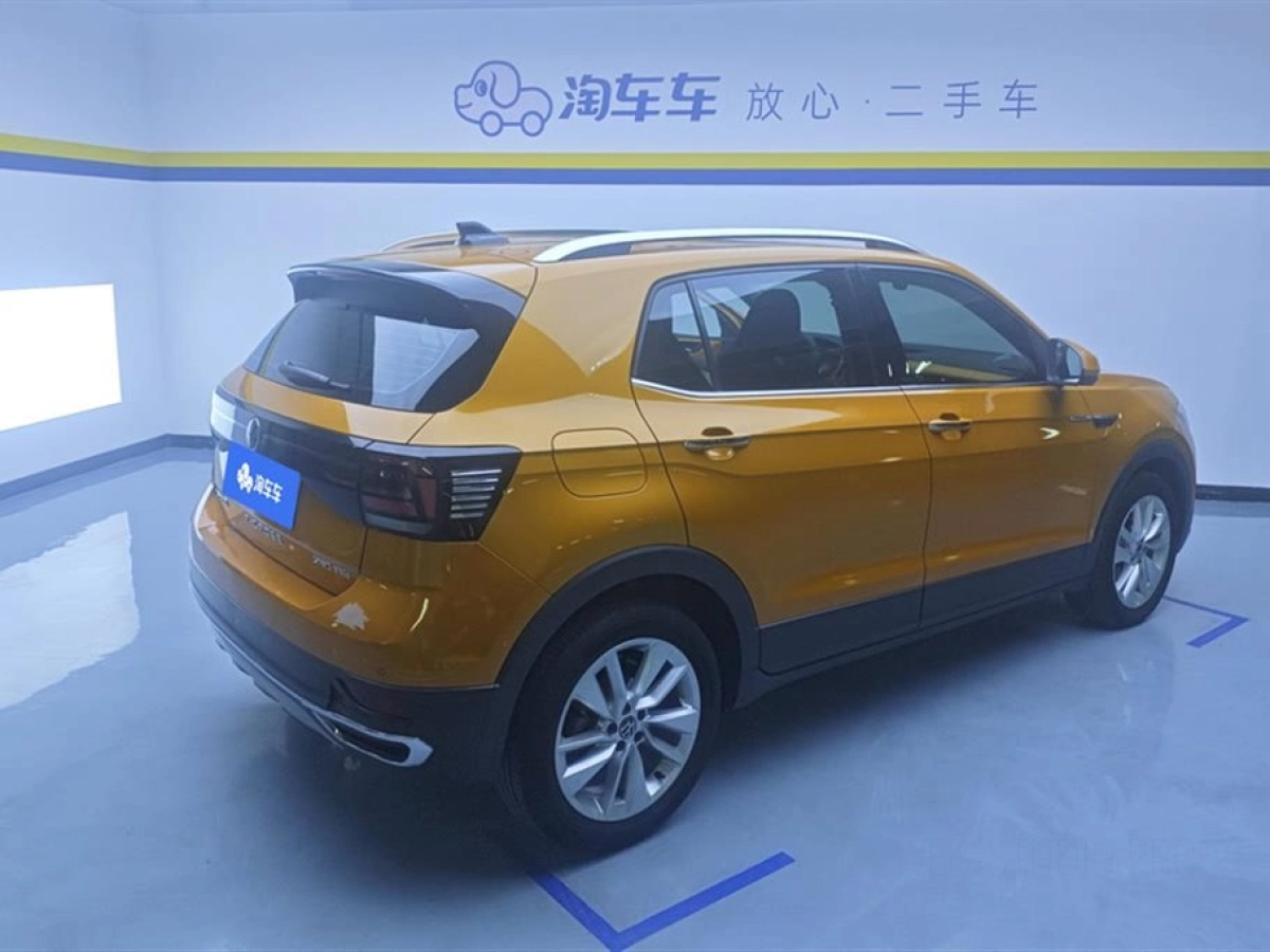 VOLKSWAGEN T-CROSS
